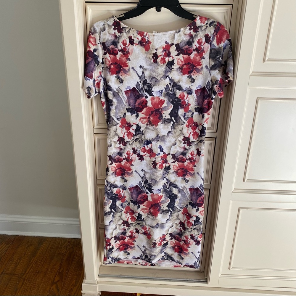 PINKBLUSH FLORAL FITTED MATERNITY DRESS SIZE SMALL
